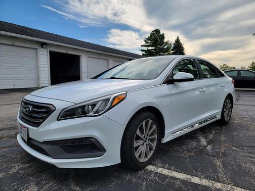 White 2016 Hyundai SONATA Sport