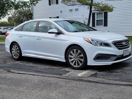 White 2016 Hyundai SONATA Sport