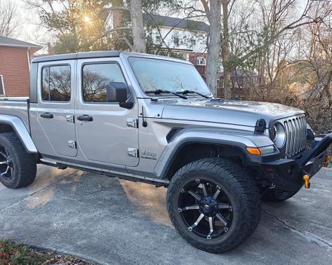 Silver 2020 Jeep Gladiator Overland
