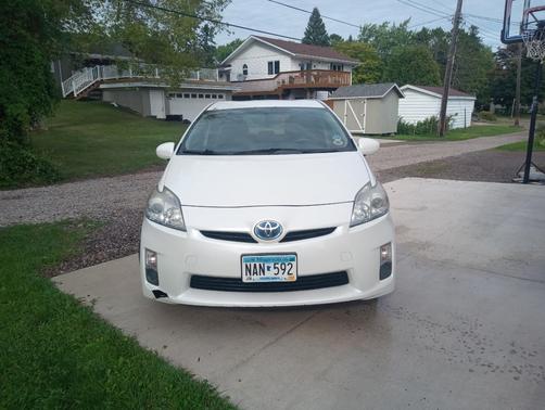 White 2010 Toyota Prius II