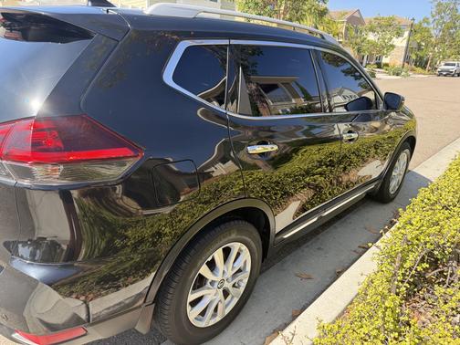 Black 2019 Nissan Rogue Hybrid SL