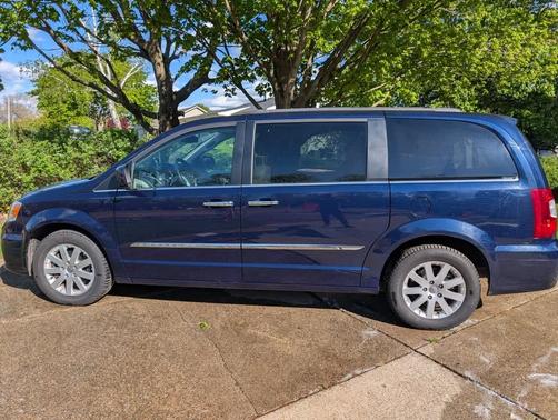 Blue 2014 Chrysler Town & Country Touring