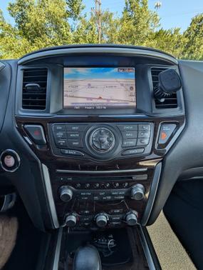 2014 Nissan Pathfinder SL