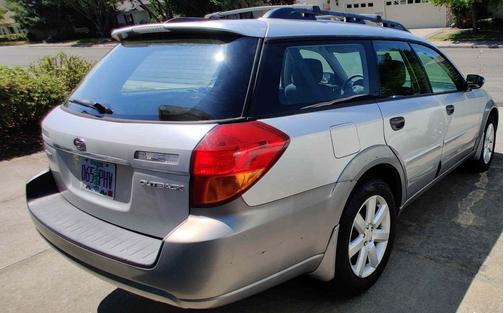 Gray 2007 Subaru Outback 2.5 i