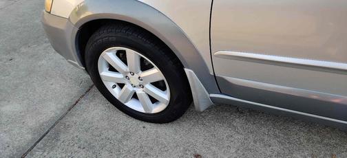 Gray 2007 Subaru Outback 2.5 i