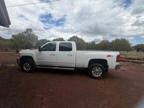 White 2014 Chevrolet Silverado 3500 LTZ