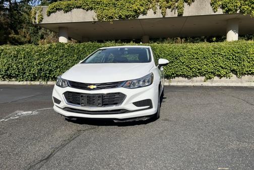 White 2018 Chevrolet Cruze LS