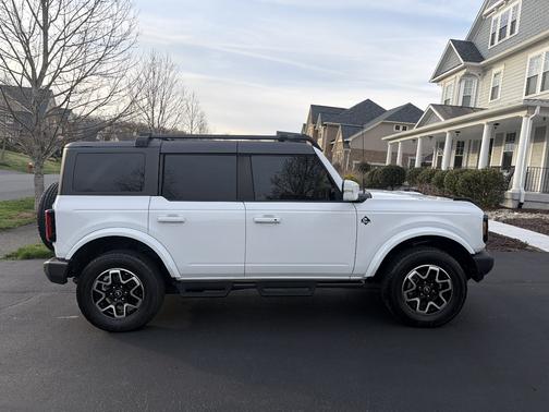 White 2023 Ford Bronco Outer Banks