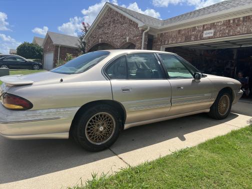 1999 Pontiac Bonneville SE