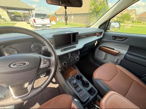 White 2024 Ford Maverick LARIAT