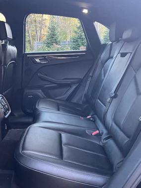 2018 Porsche Macan Macan