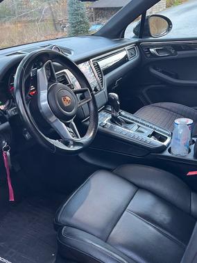 2018 Porsche Macan Macan