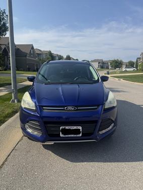 Blue 2016 Ford Escape SE