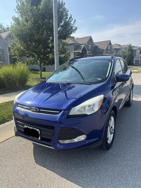 Blue 2016 Ford Escape SE