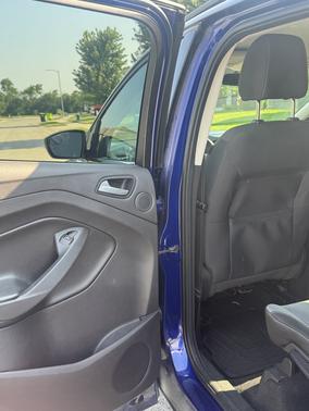 Blue 2016 Ford Escape SE