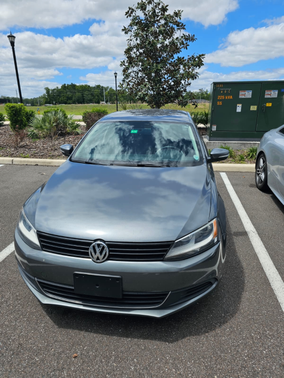 Gray 2014 Volkswagen Jetta Auto SE