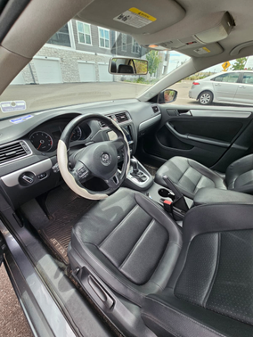 Gray 2014 Volkswagen Jetta Auto SE