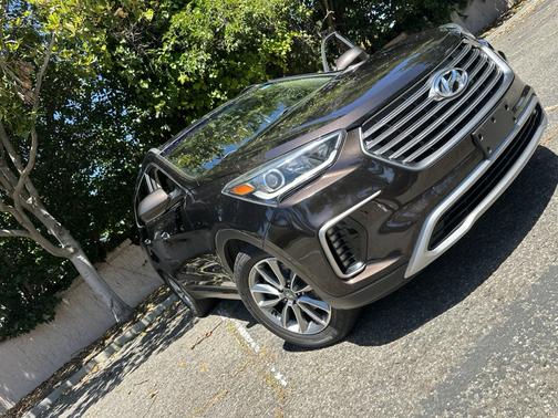 Brown 2017 Hyundai SANTA FE SE