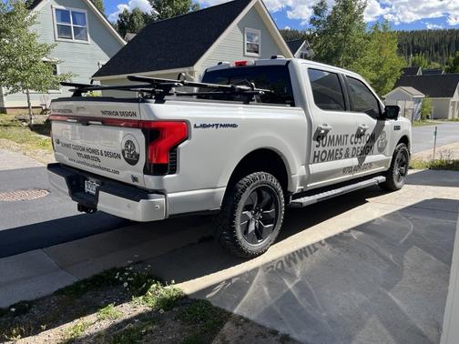 2023 Ford F-150 Lightning LARIAT