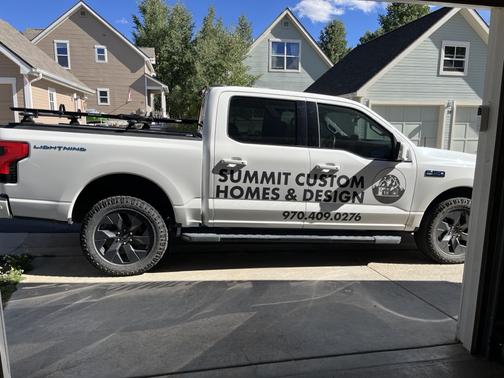 2023 Ford F-150 Lightning LARIAT