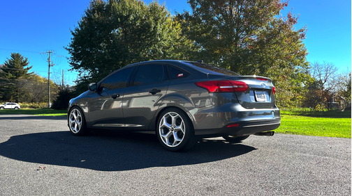 Gray 2017 Ford Focus SE