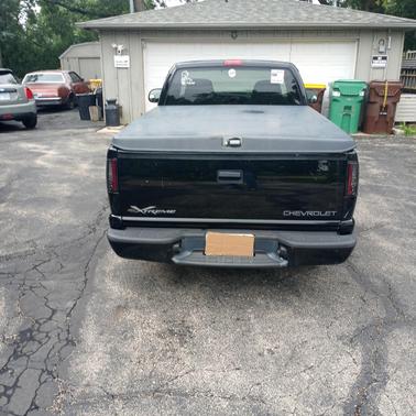 Black 2002 Chevrolet S-10 LS