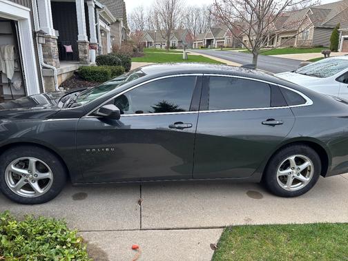 Gray 2018 Chevrolet Malibu 1LS
