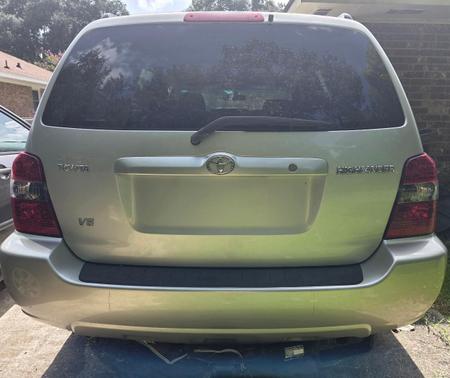 Silver 2005 Toyota Highlander Base