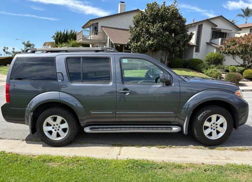 Gray 2012 Nissan Pathfinder SV