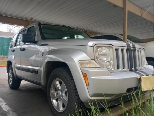 Silver 2010 Jeep Liberty Sport
