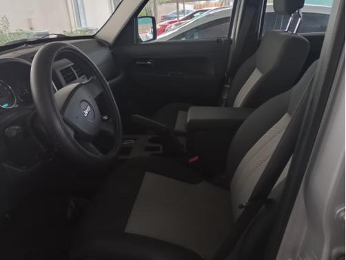 Silver 2010 Jeep Liberty Sport