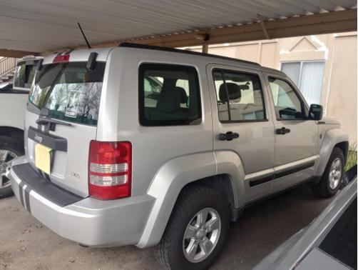 Silver 2010 Jeep Liberty Sport