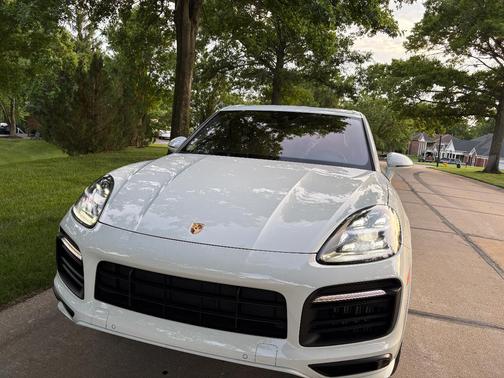 White 2019 Porsche Cayenne Cayenne E-Hybrid