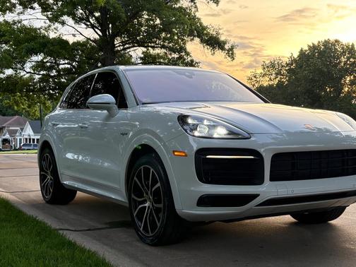 White 2019 Porsche Cayenne Cayenne E-Hybrid