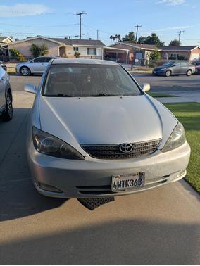 Silver 2002 Toyota Camry SE