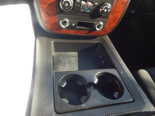 White 2011 Chevrolet Avalanche 1500 LS