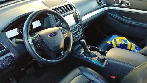 Black 2016 Ford Explorer XLT