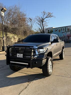 2014 Toyota Tundra SR5
