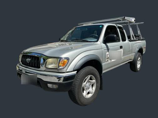 Silver 2002 Toyota Tacoma Xtracab