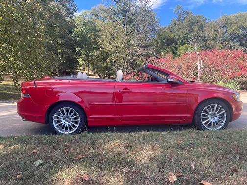 Red 2008 Volvo C70 T5
