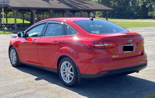 Red 2016 Ford Focus SE