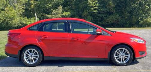Red 2016 Ford Focus SE