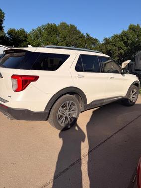 White 2020 Ford Explorer Platinum