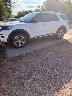White 2020 Ford Explorer Platinum
