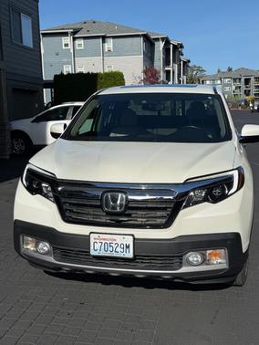 White 2017 Honda Ridgeline RTL-E