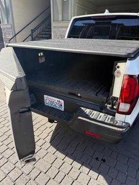 White 2017 Honda Ridgeline RTL-E