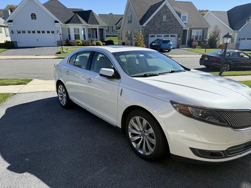 White 2013 Lincoln MKS Base
