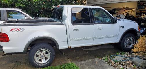 2002 Ford F-150 XLT SuperCrew