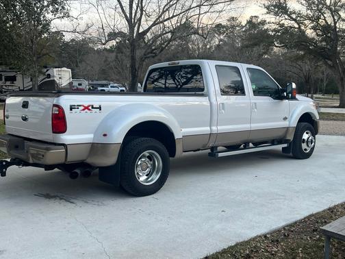 White 2011 Ford F-450 King Ranch