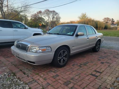 Beige 2009 Mercury Grand Marquis LS